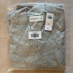 NWT Men’s Abercrombie & Fitch Sweater